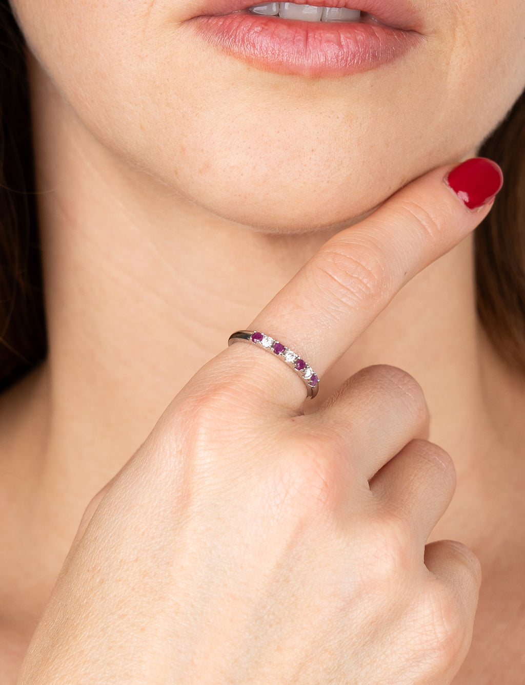 14K Anillo oro blanco rubíes diamantes