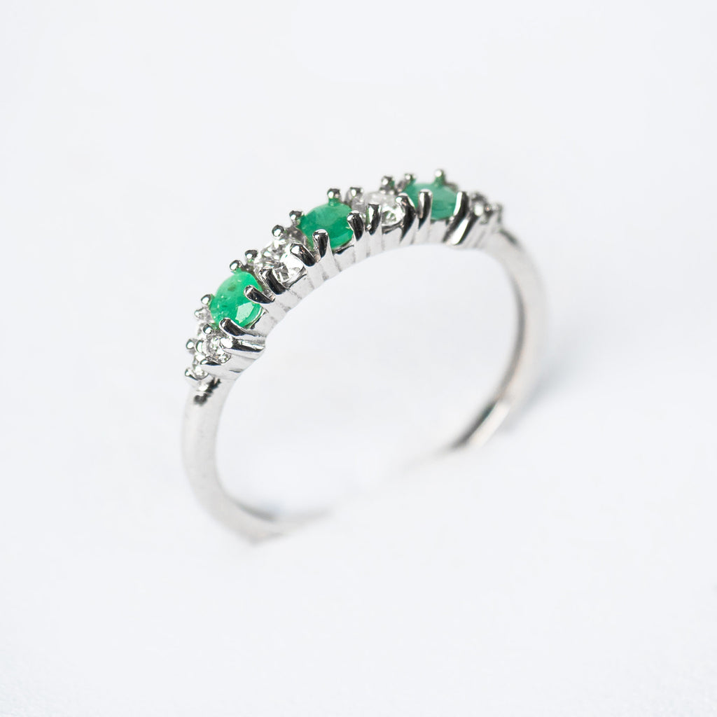 14K Anillo oro blanco esmeraldas diamantes