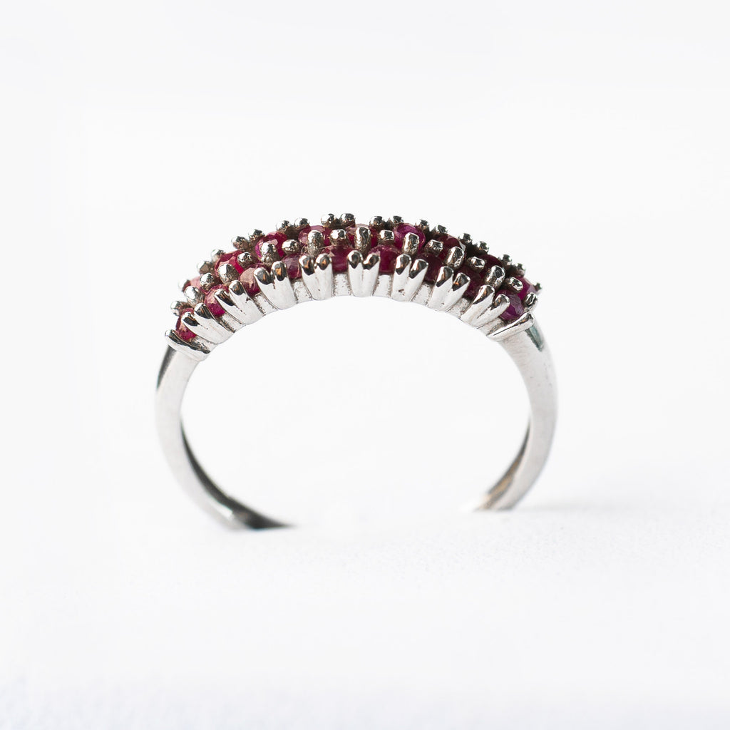 14K Anillo oro blanco rubíes