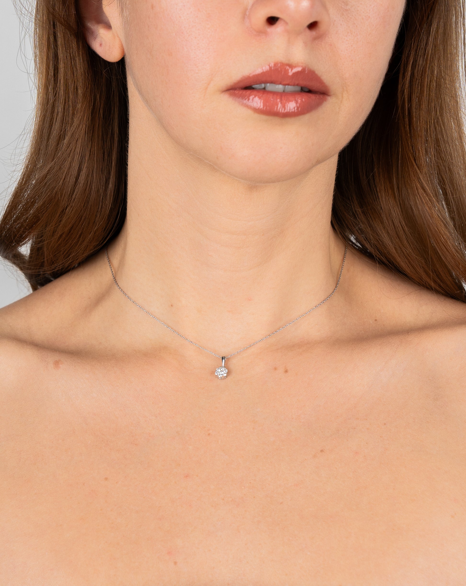 14K Collar en oro blanco con pendiente de diamante