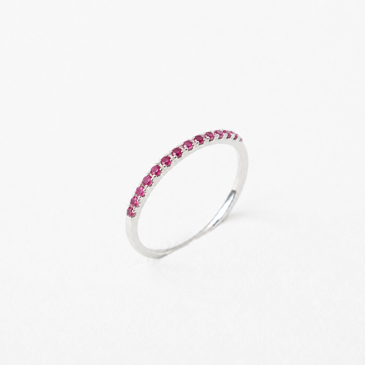 14K Anillo oro blanco rubíes
