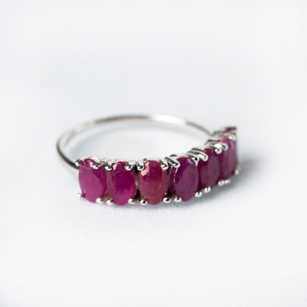 14K Anillo oro blanco rubíes