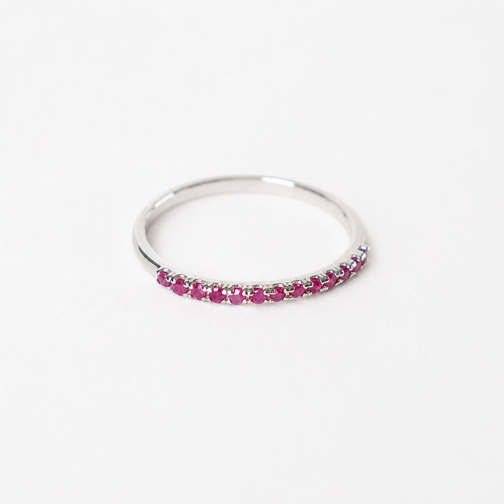 14K Anillo oro blanco rubíes