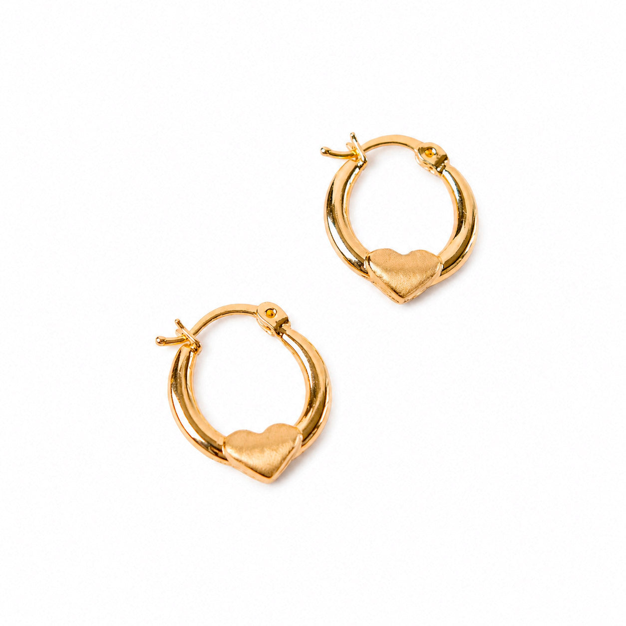 ARRACADAS CHICAS CORAZON ORO AMARILLO 14K