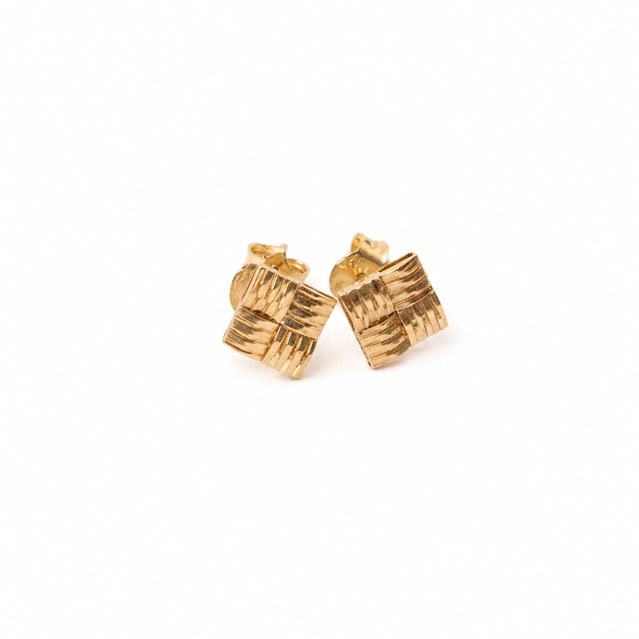 BROQUELES CUADRADOS ORO AMARILLO 14K