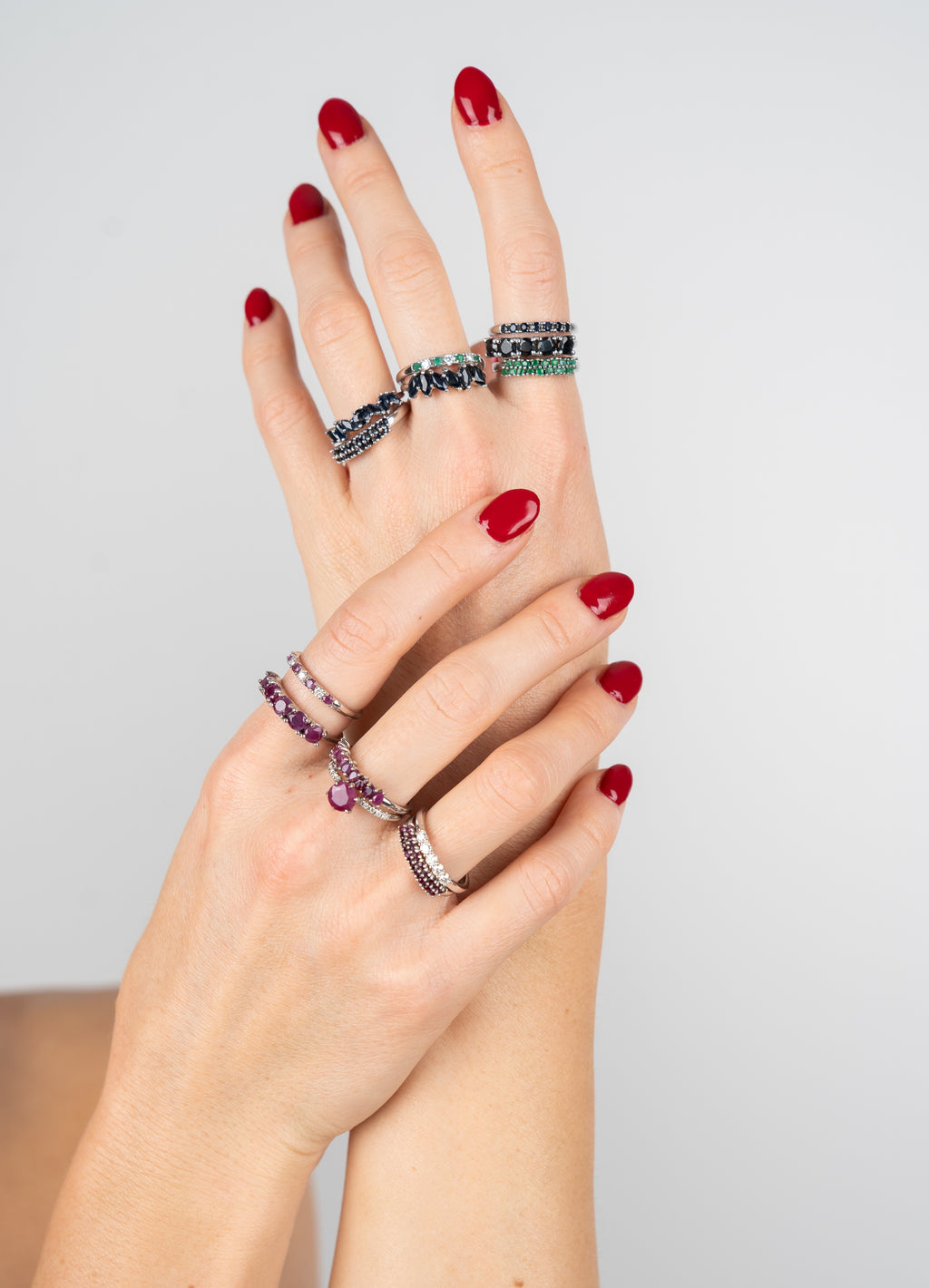 14K Anillo oro blanco rubíes