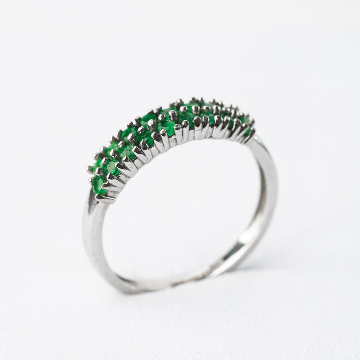 14K Anillo oro blanco esmeraldas