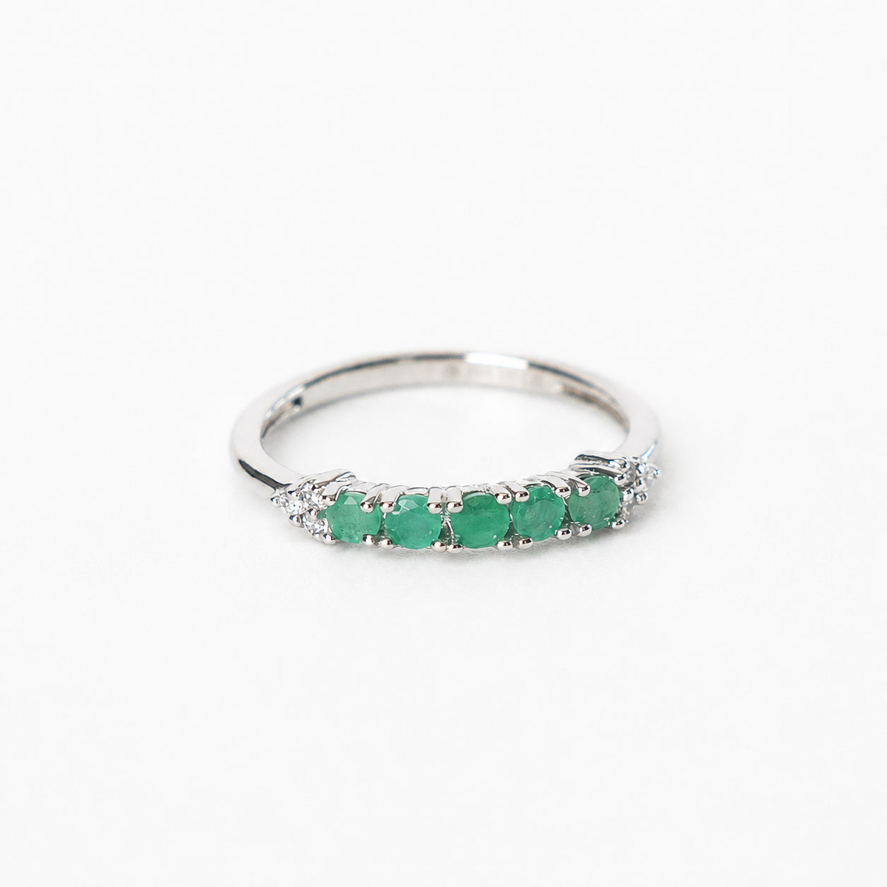 14K Anillo oro blanco esmeraldas diamantes