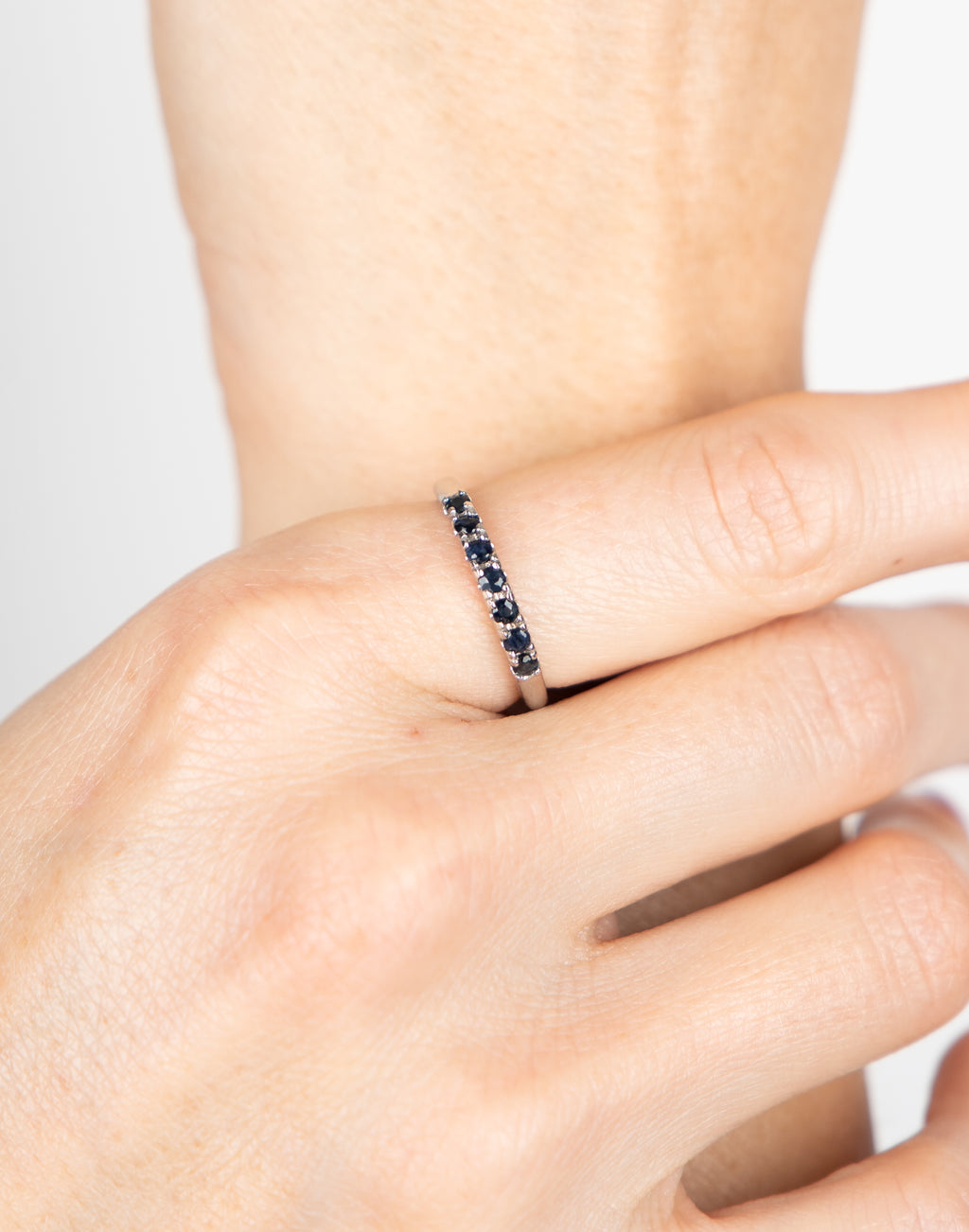 14K Anillo oro blanco zafiros