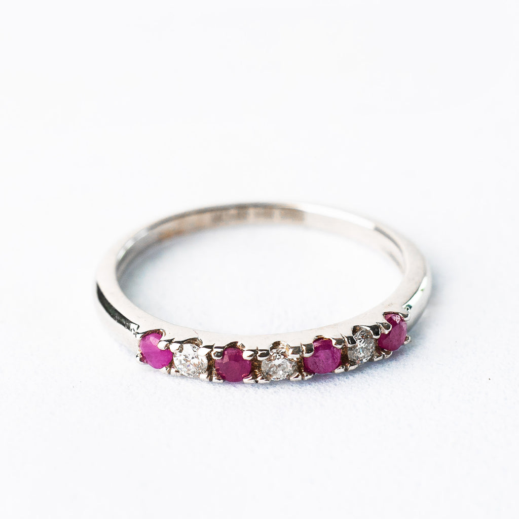 14K Anillo oro blanco rubíes diamantes