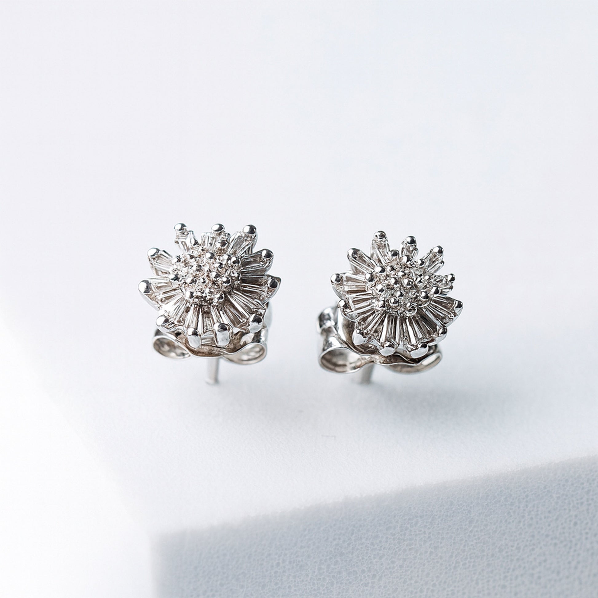 14K Aretes oro blanco diamante