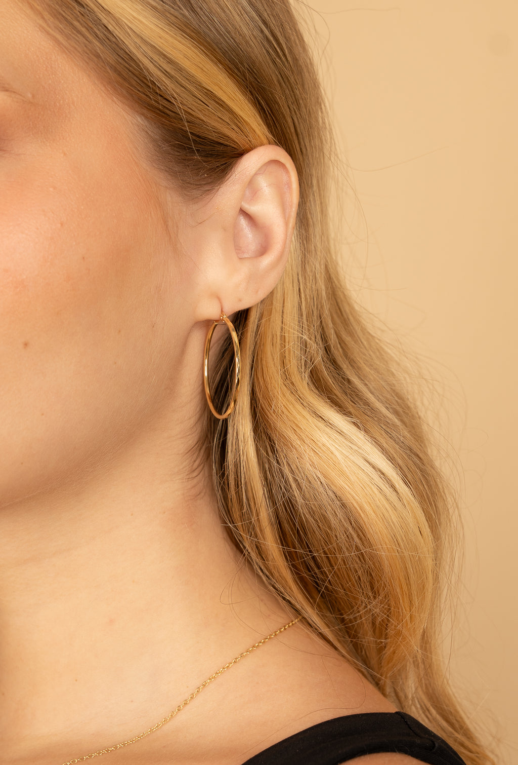 ARRACADAS GRANDES FACETADAS EN ORO AMARILLO 14K