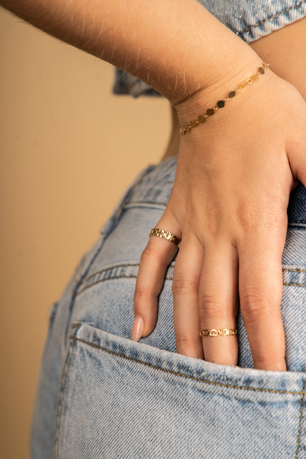 14K ANILLO ORO DORADO CORAZONES