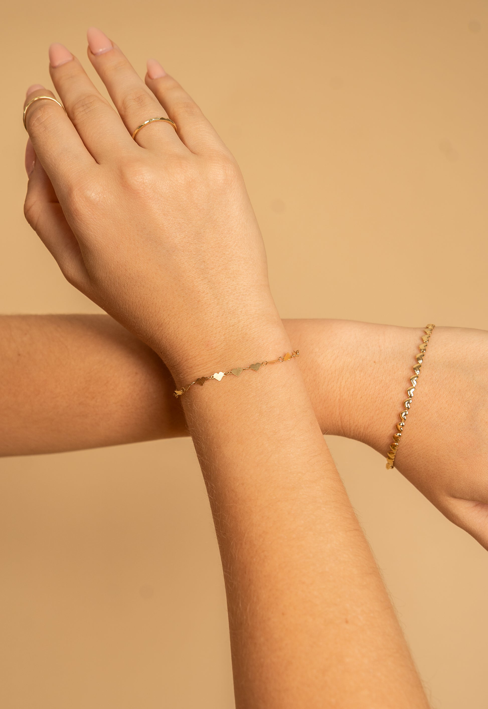 PULSERA CORAZONES EN ORO AMARILLO 14K
