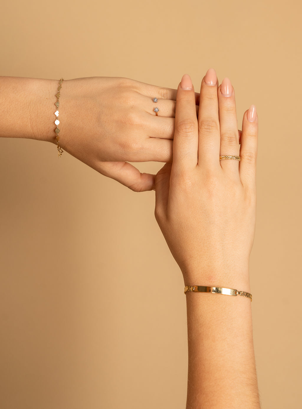 ESCLAVA MEDIANA EN ORO AMARILLO 14K