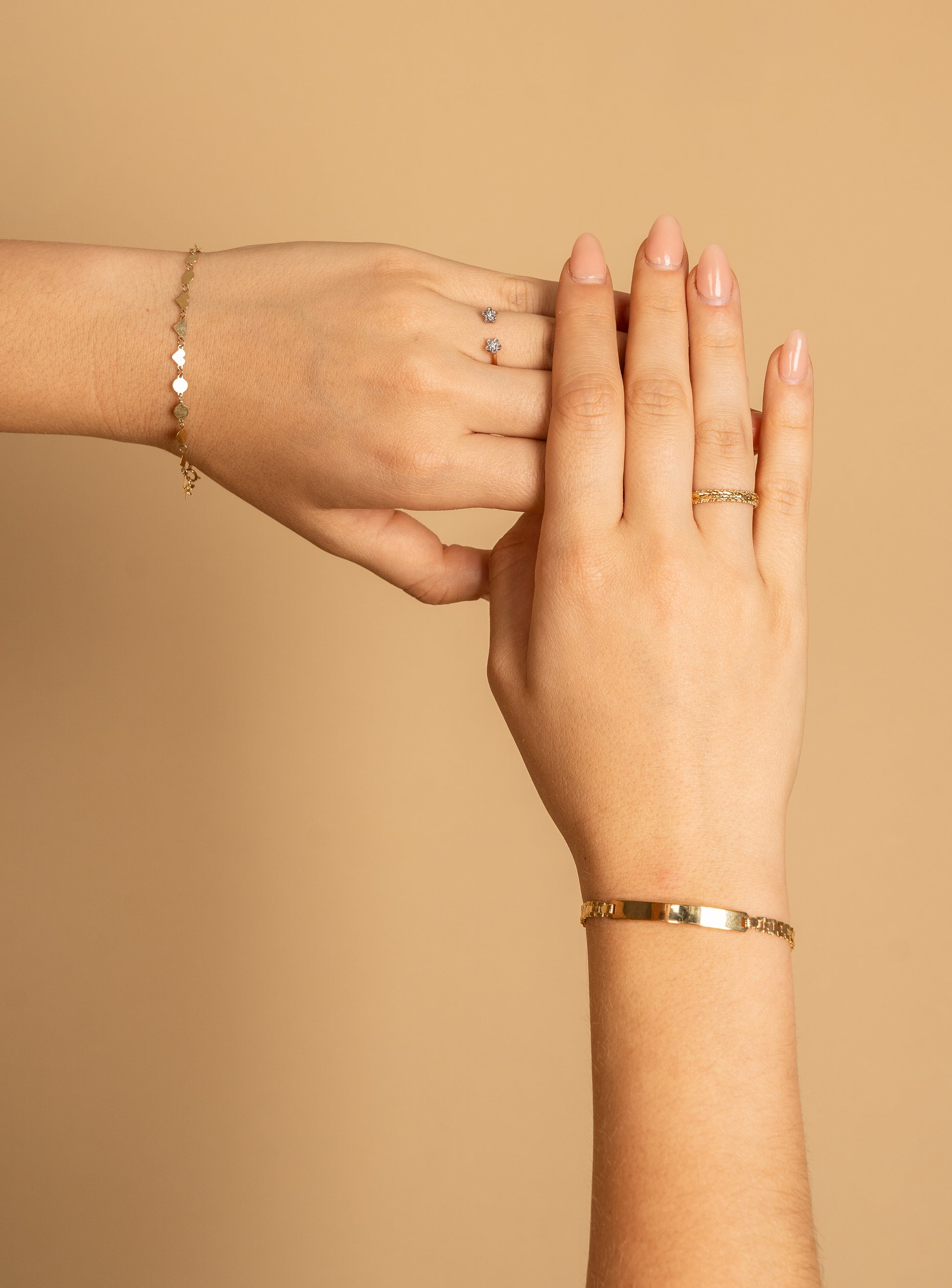 ESCLAVA MEDIANA EN ORO AMARILLO 14K