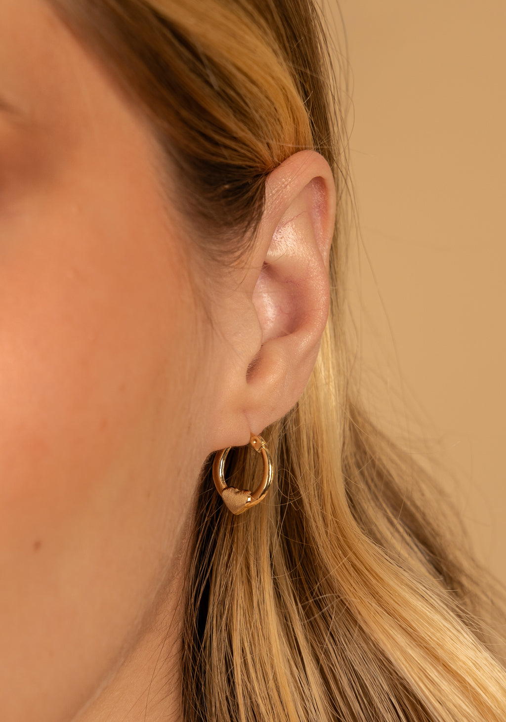 ARRACADAS CHICAS CORAZON ORO AMARILLO 14K