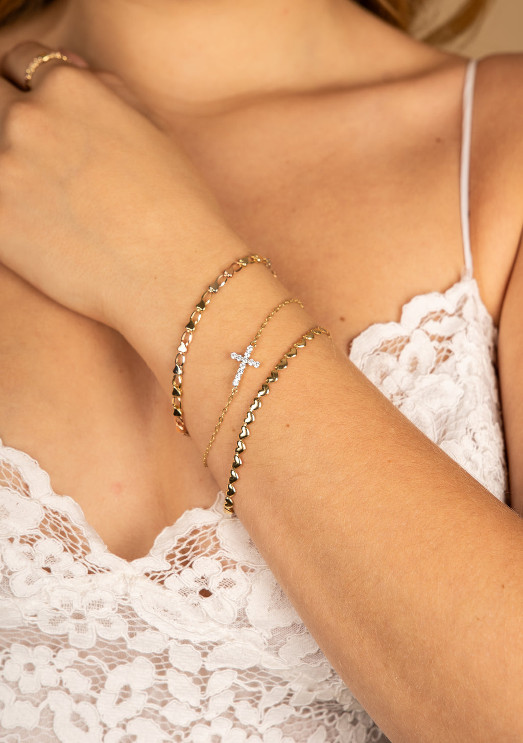 PULSERA CORAZONES EN 3 OROS DE 14K