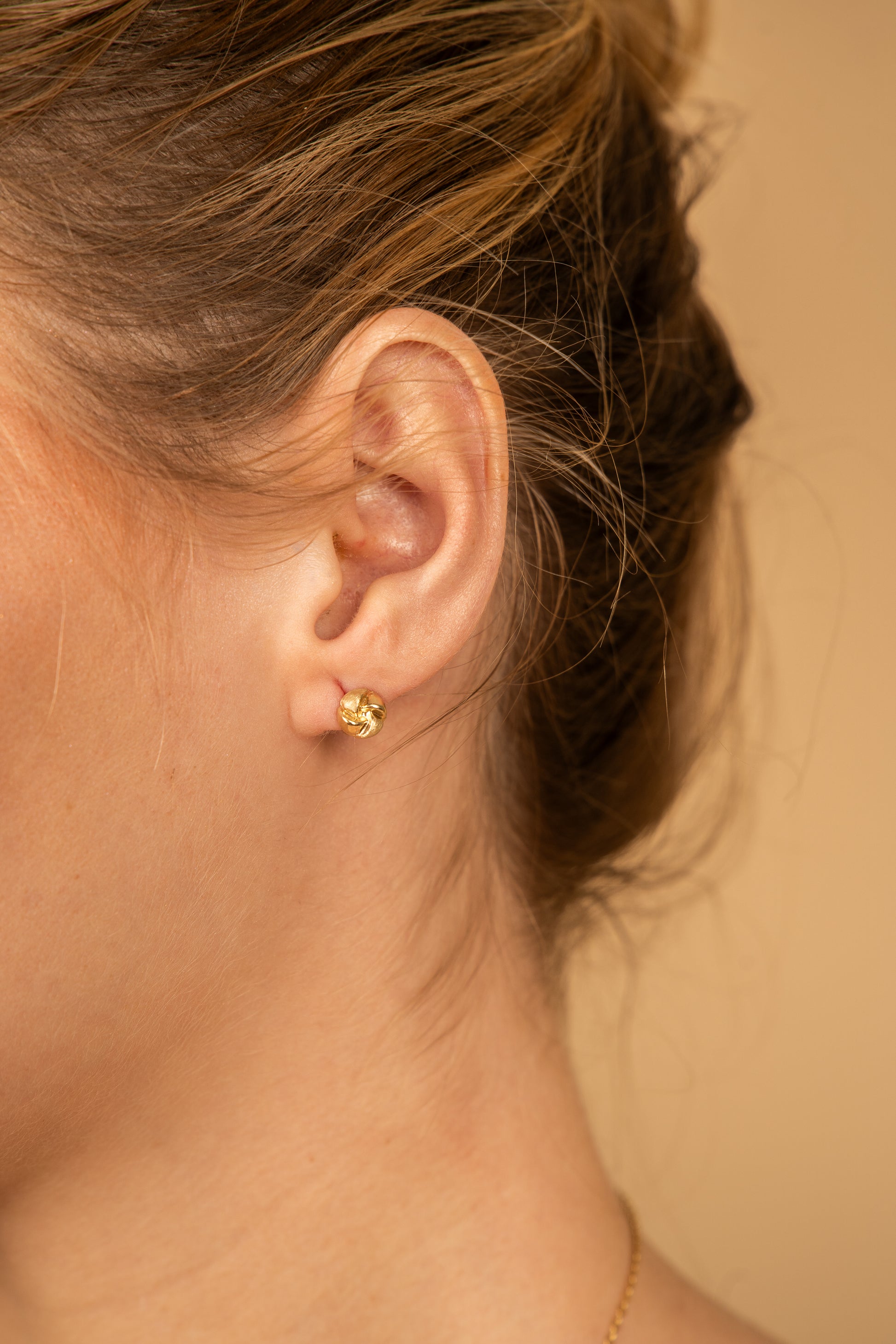 BROQUELES CIRCULOS ENTRELAZADOS ORO AMARILLO 14K