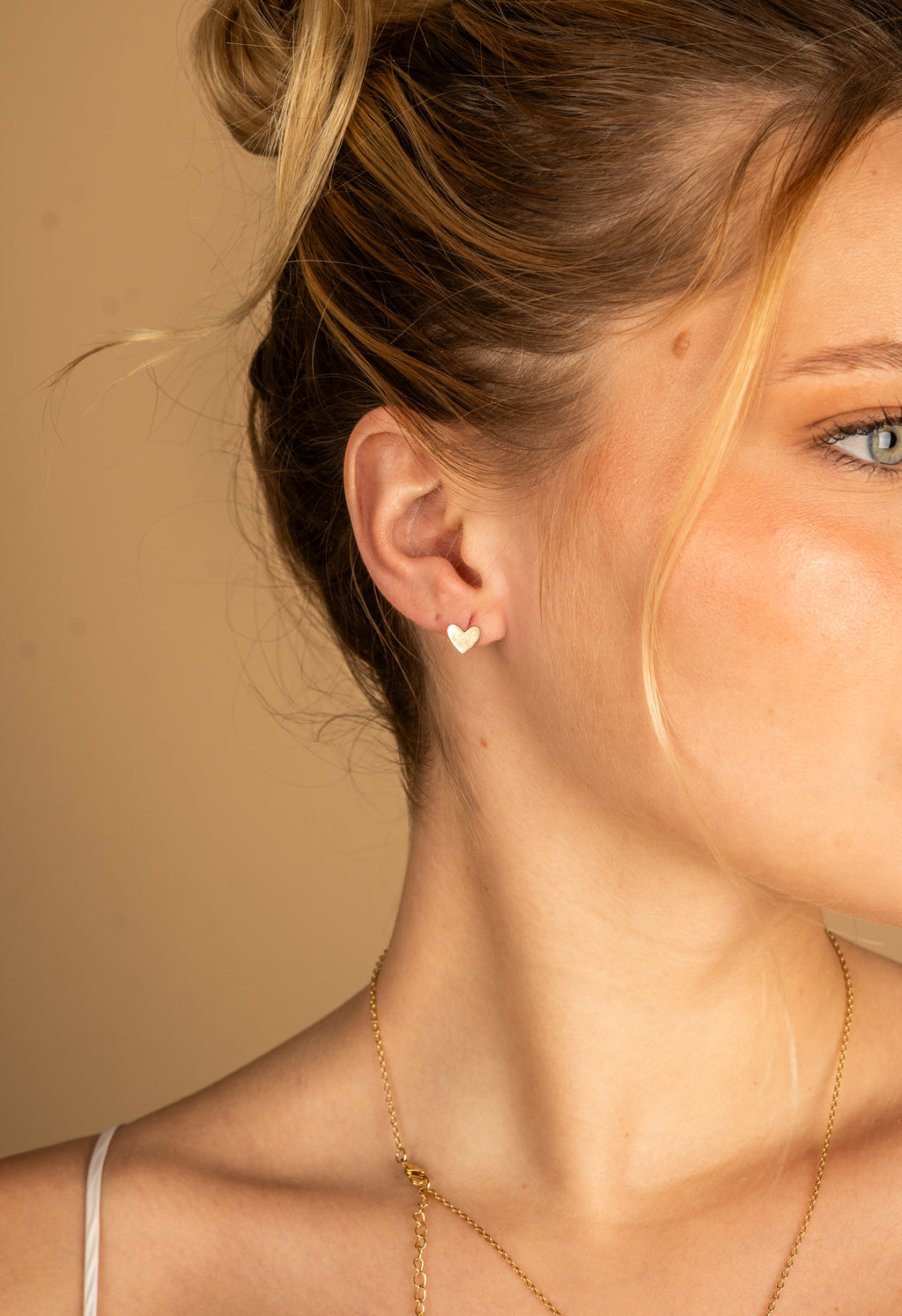 BROQUELES DE CORAZON EN ORO AMARILLO 14K