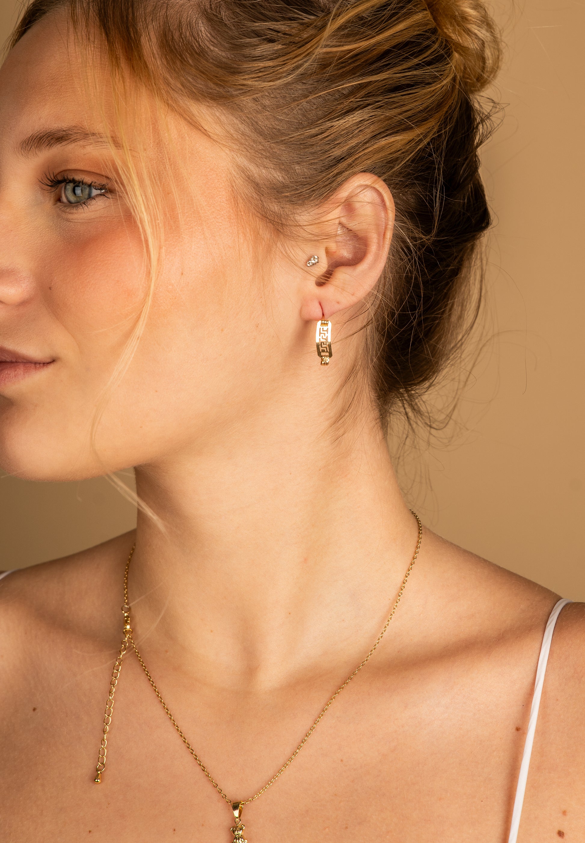 BROQUELES DE GRECAS EN ORO AMARILLO DE 14K