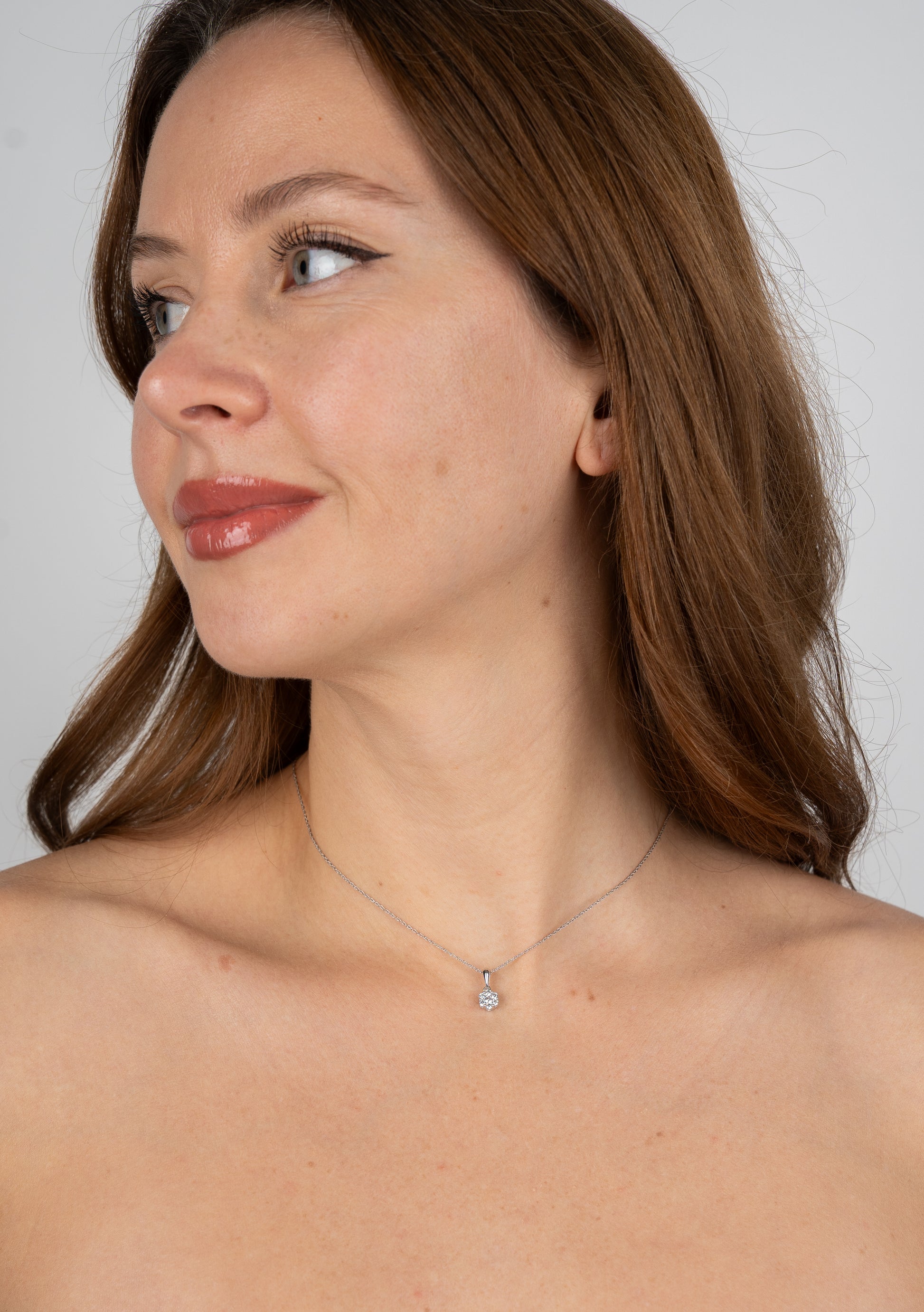 14k Kit pendiente con cadena y anillos de diamantes naturales