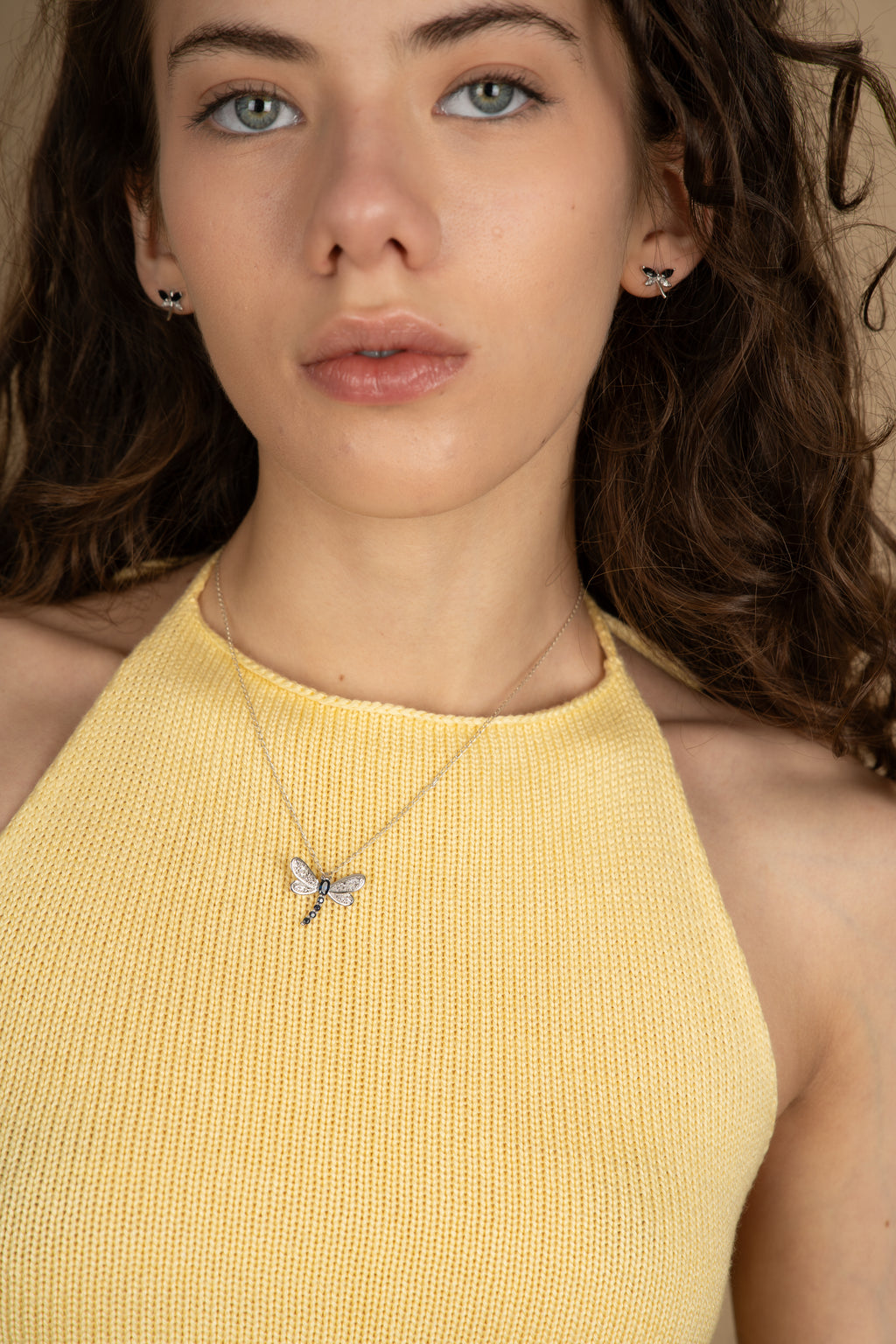 14k dije oro blanco de libélula esmeraldas diamantes sin cadena