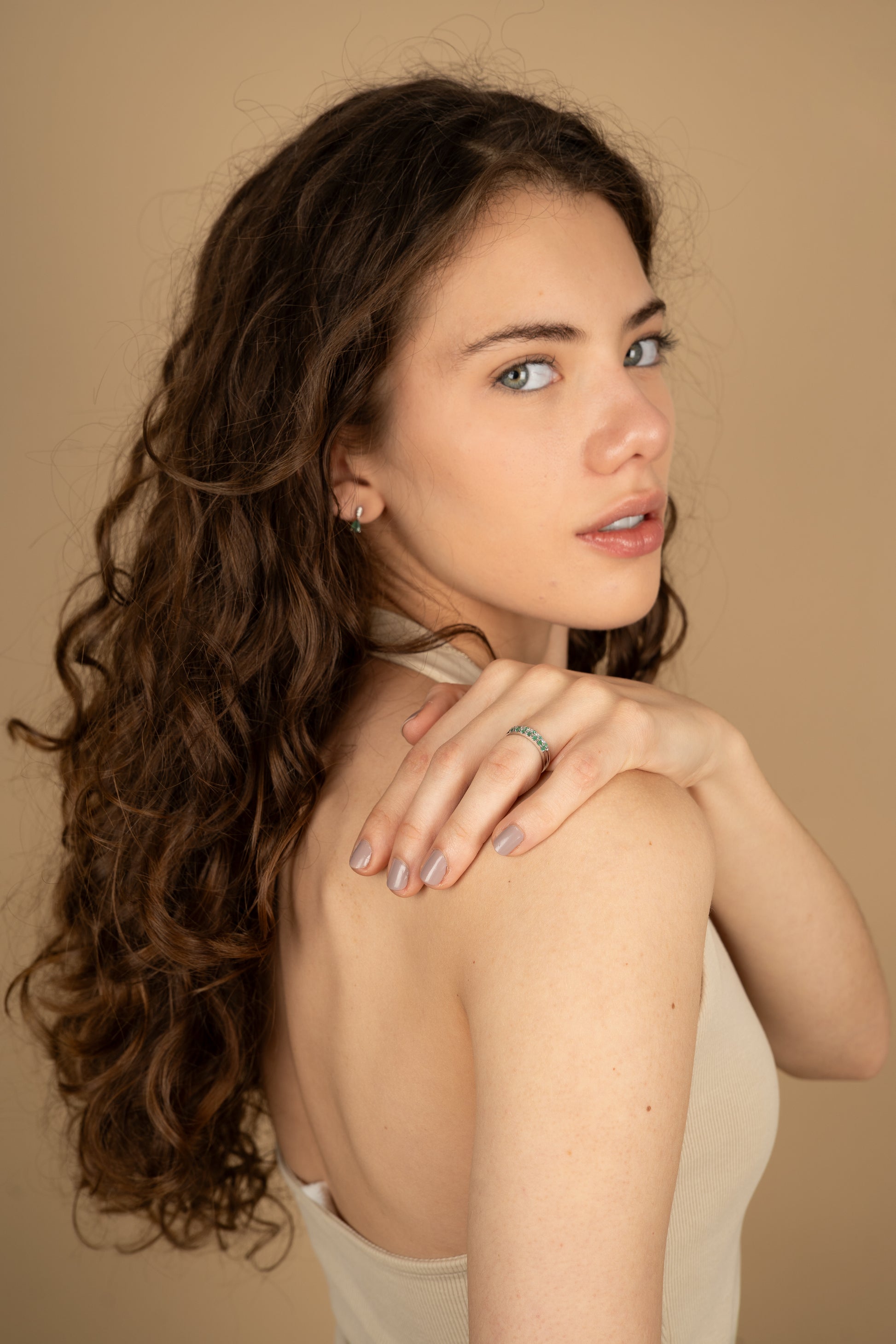 14K Anillo oro blanco esmeraldas