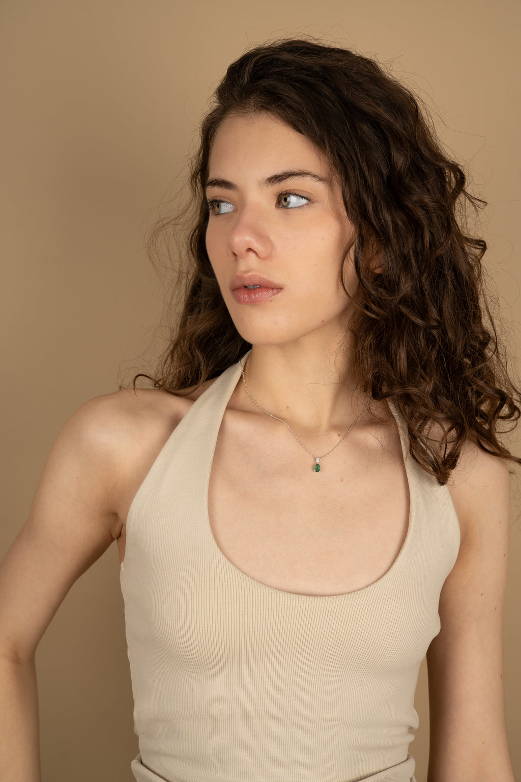 14k dije oro blanco esmeralda diamante sin cadena