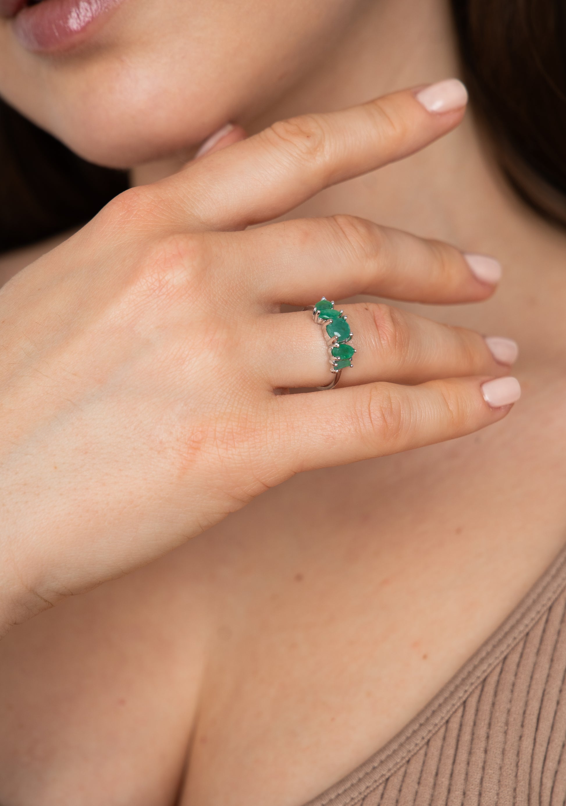 14k anillo esmeraldas oro blanco