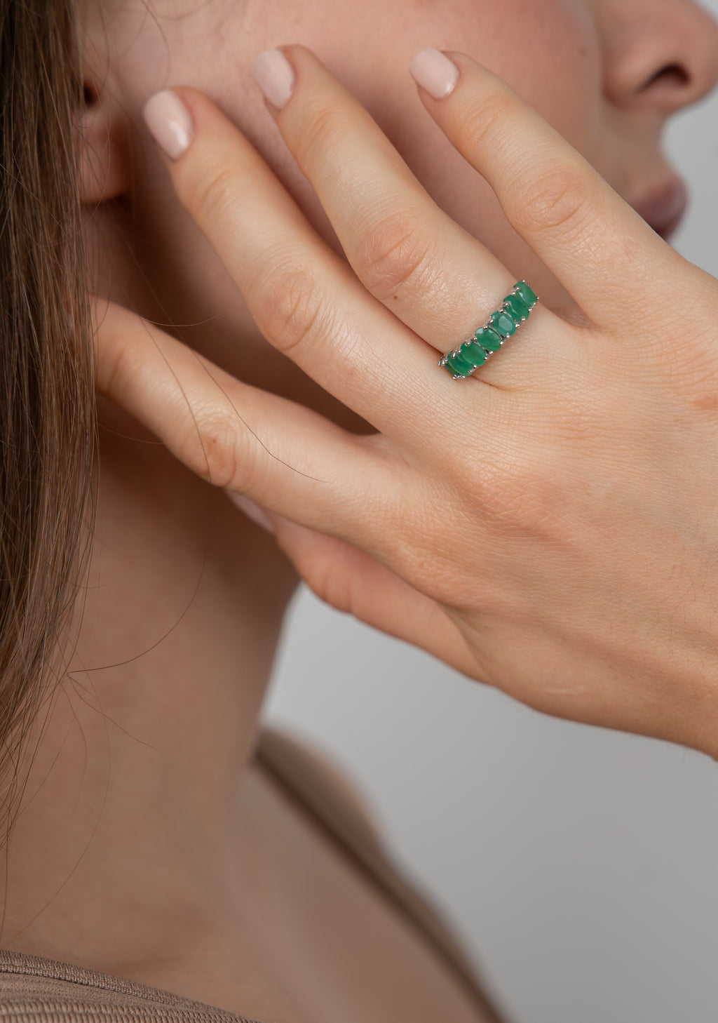 14K Anillo oro blanco esmeraldas