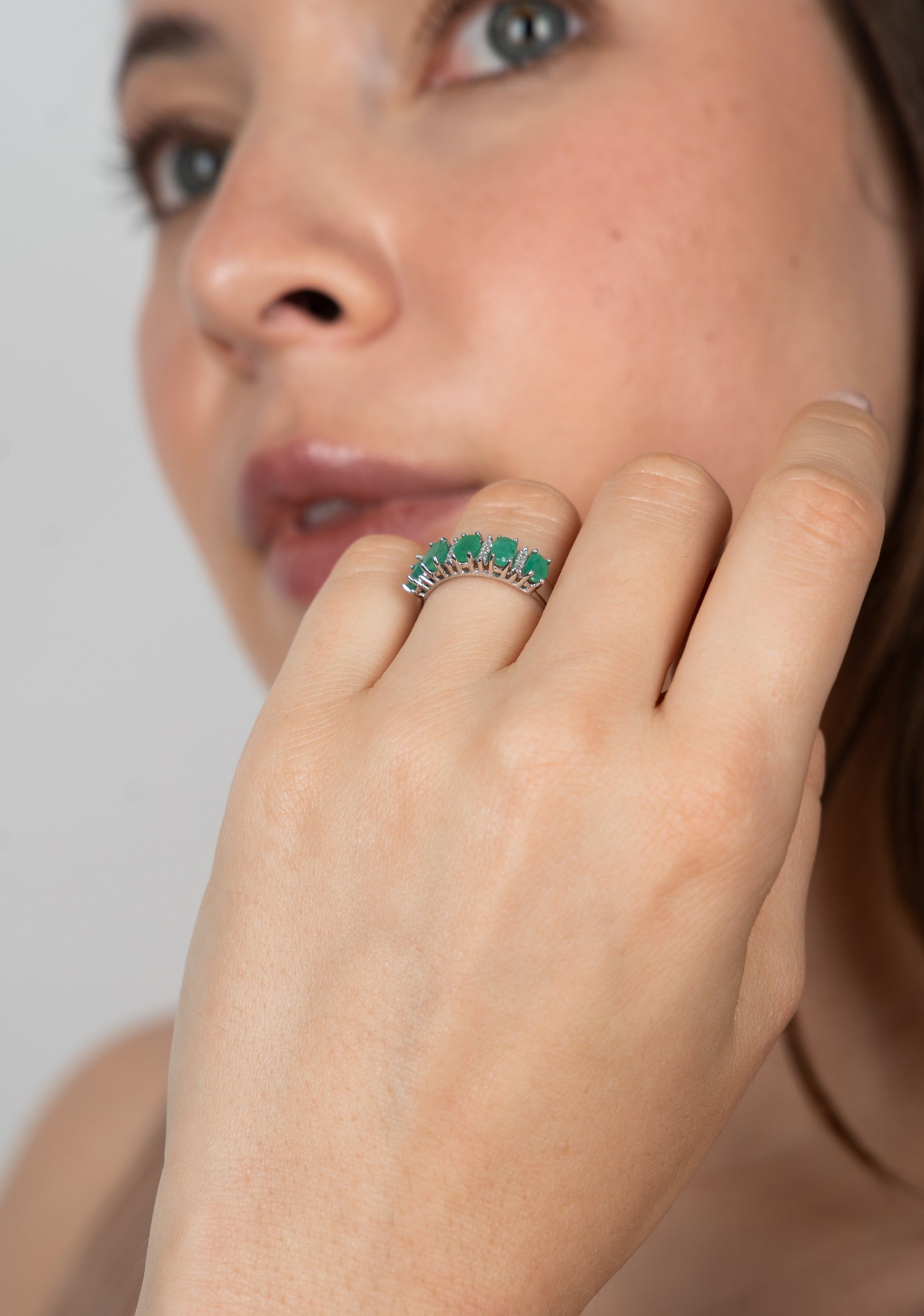 14k anillo esmeraldas diamante oro blanco