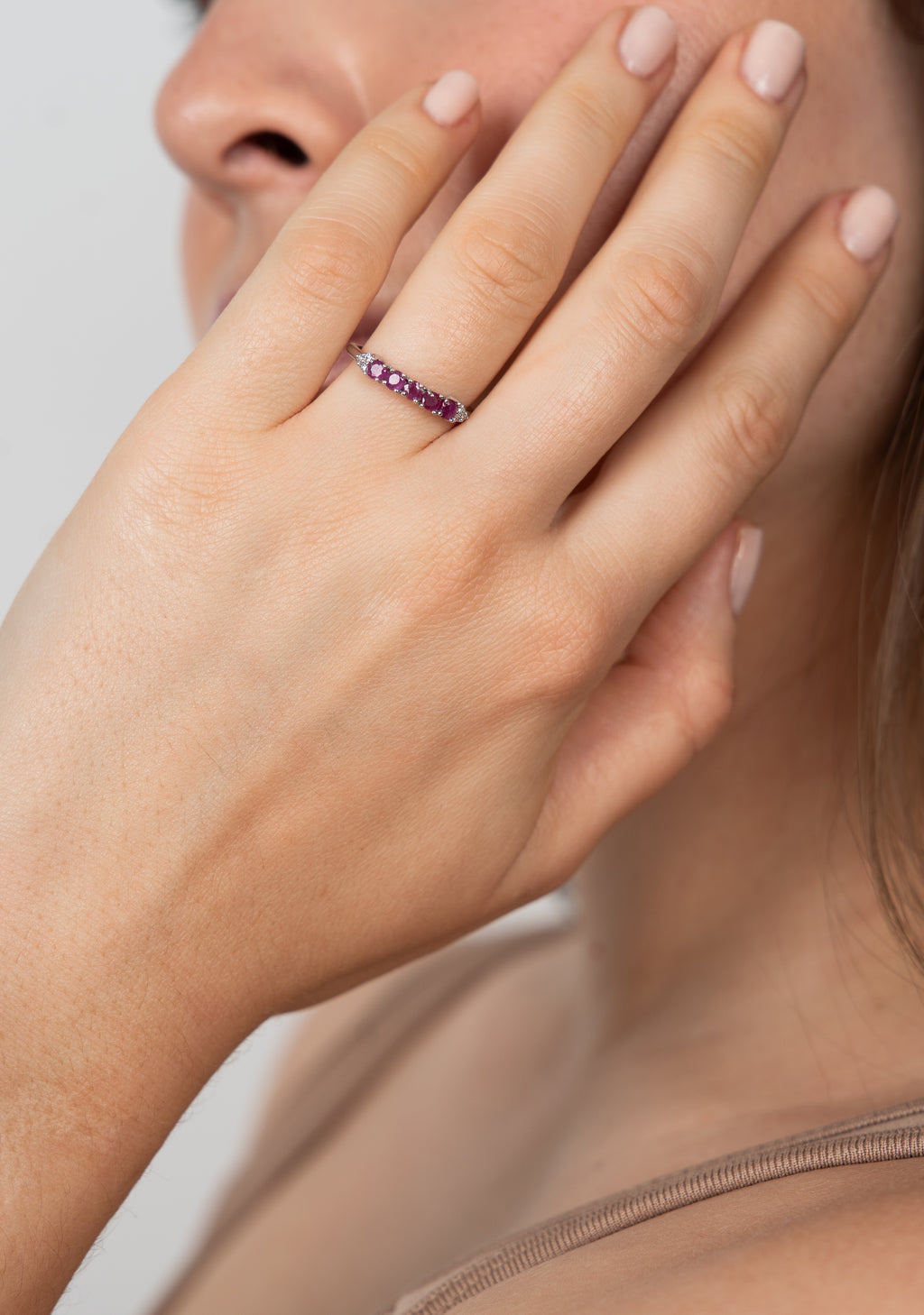 14k anillo rubíes con diamantes oro blanco