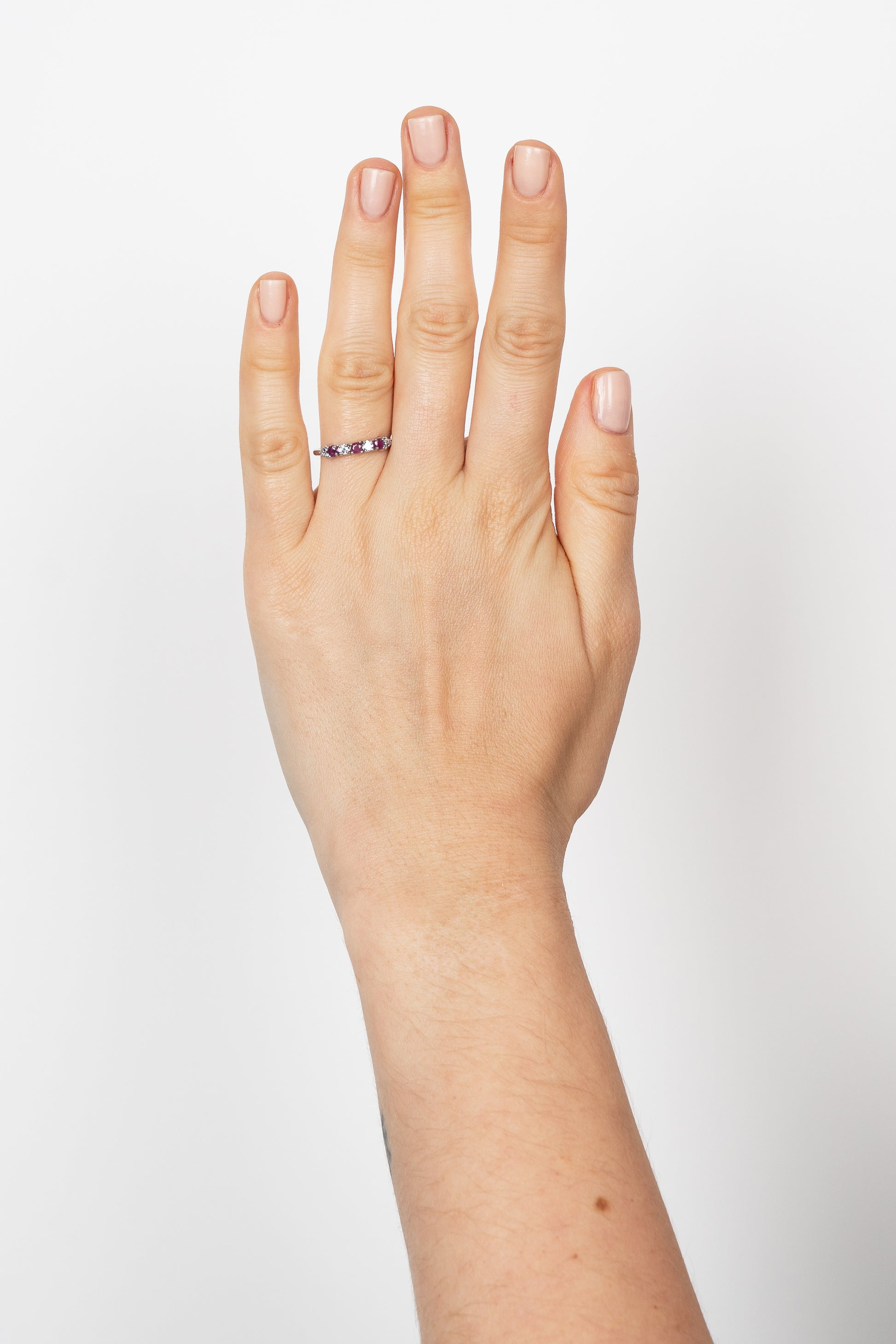 14K Anillo oro blanco rubíes diamantes