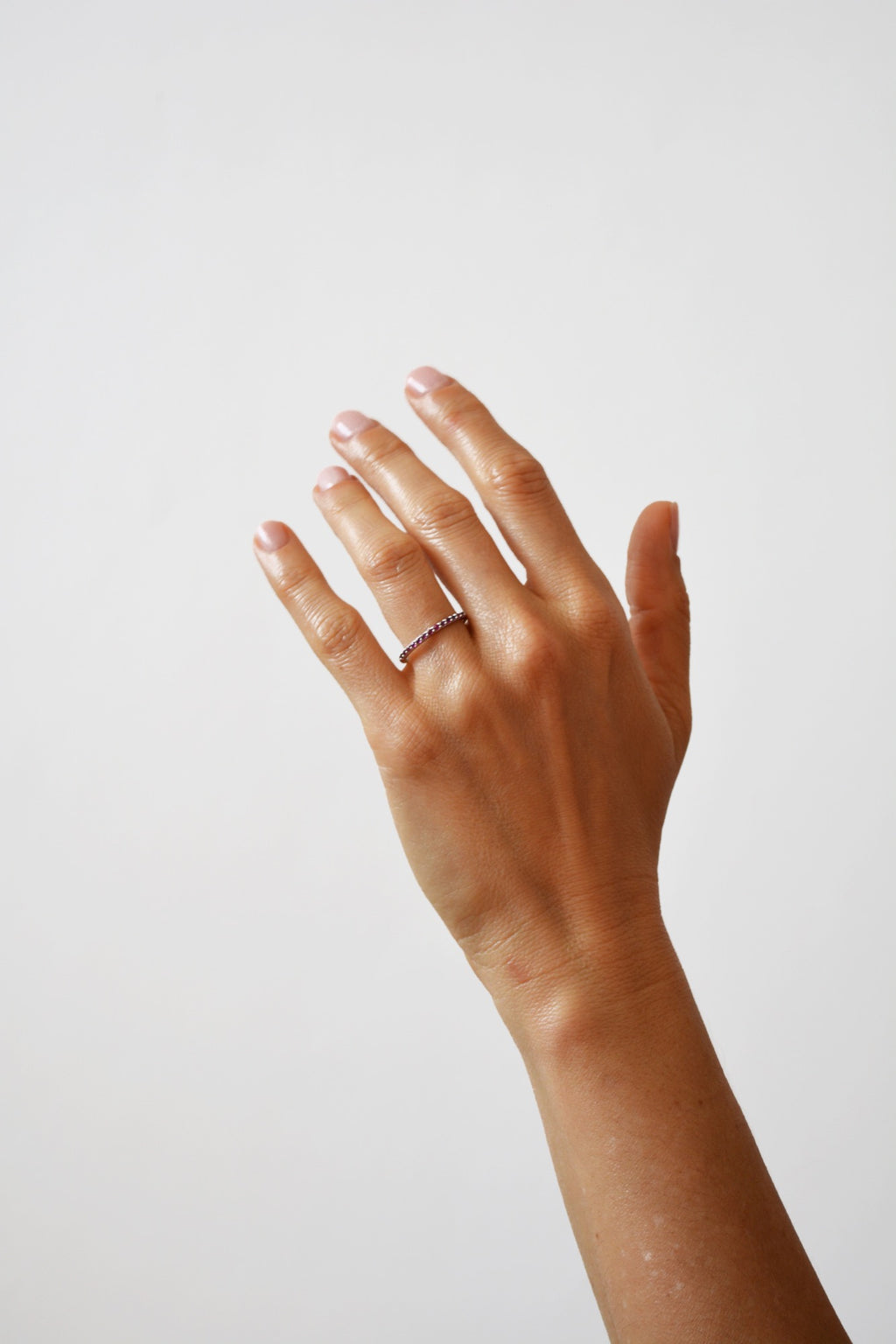 14K Anillo oro blanco rubíes