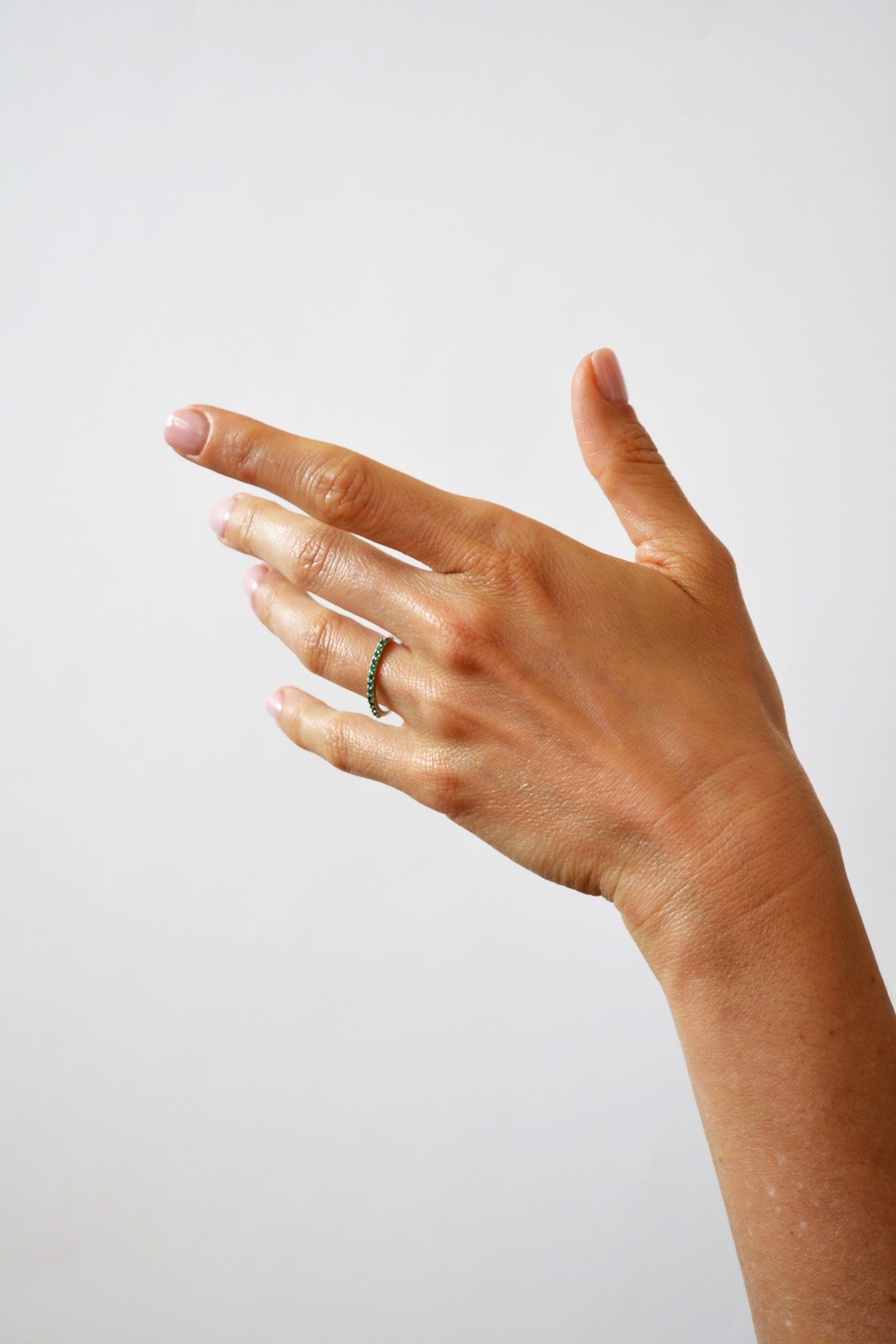 14K Anillo oro blanco esmeraldas