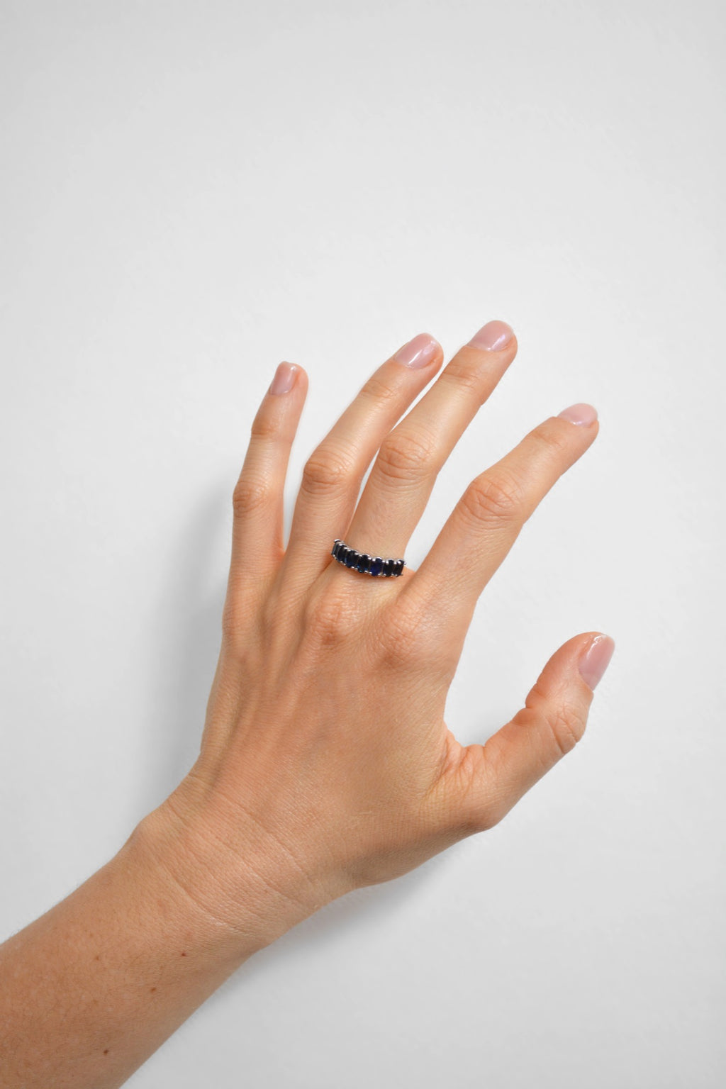 14K Anillo oro blanco zafiros