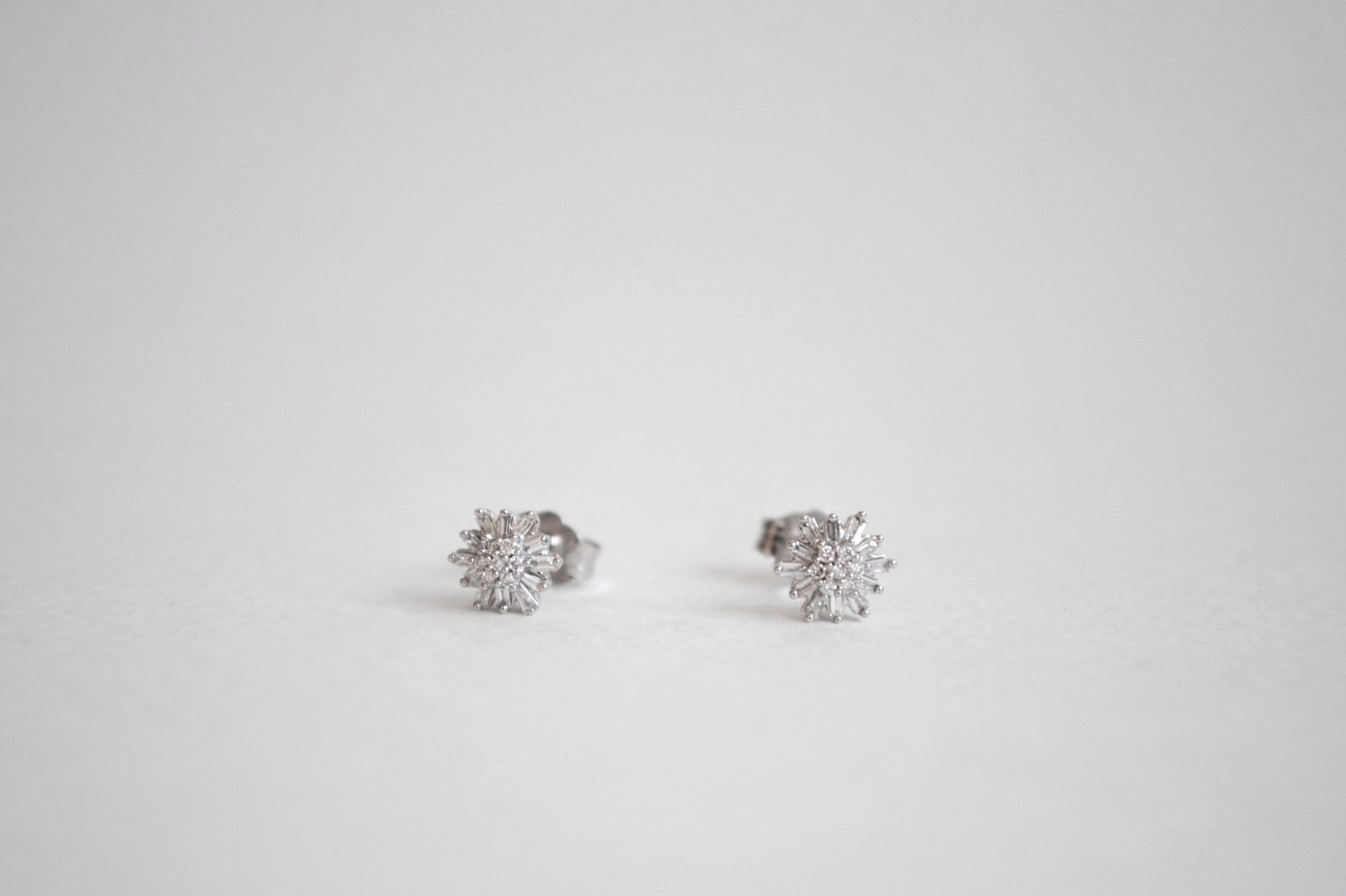 14K Aretes oro blanco diamante