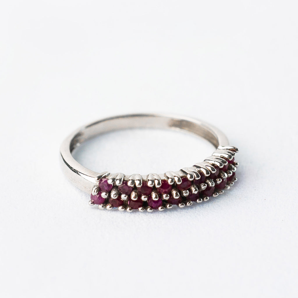 14K Anillo oro blanco rubíes