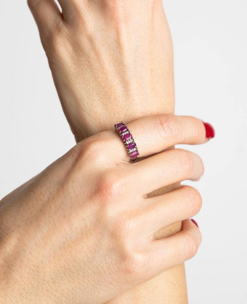 14K Anillo oro blanco rubíes diamantes